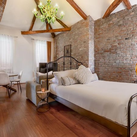 Duomo Murano Apartment With Canal View Екстер'єр фото