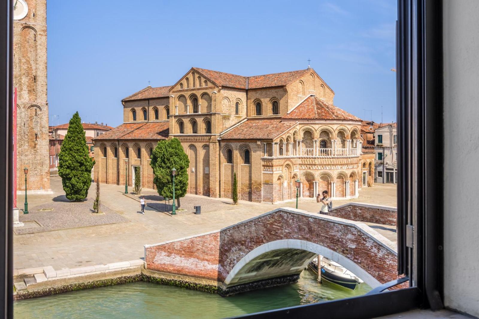 Duomo Murano Apartment With Canal View Екстер'єр фото